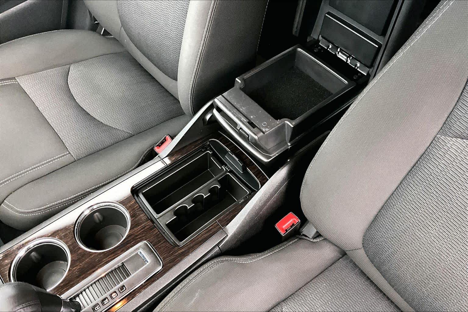 Thumbnail: 2016 Chevrolet Traverse - 27