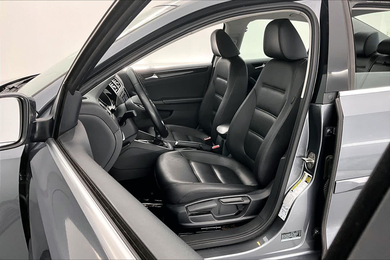 Thumbnail: 2016 Volkswagen Jetta - 11