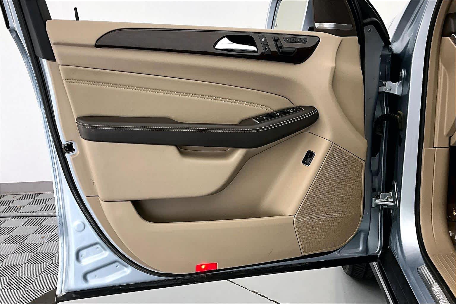 Thumbnail: 2014 Mercedes-Benz M-Class - 23