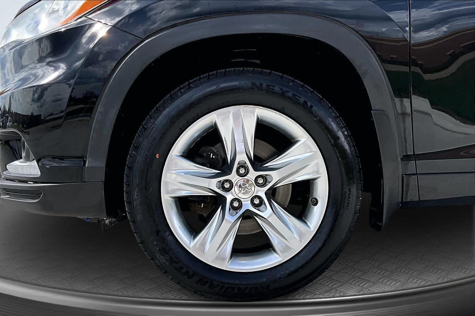 Thumbnail: 2015 Toyota Highlander - 8