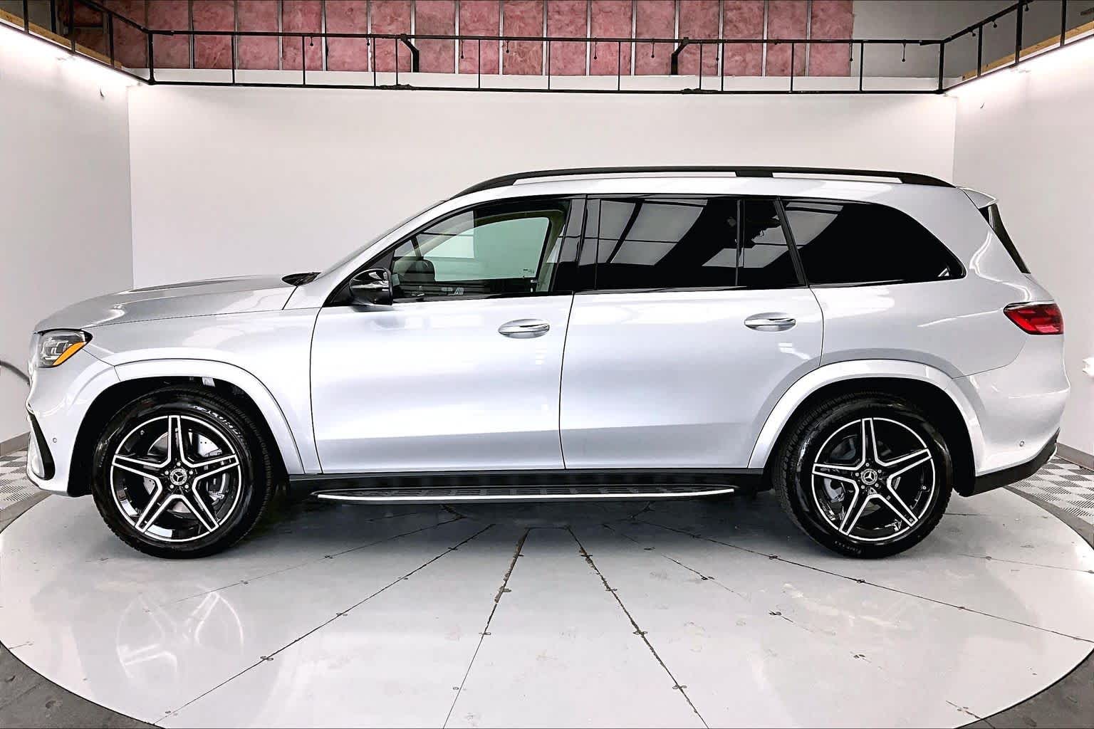 Thumbnail: 2026 Mercedes-Benz GLS - 3