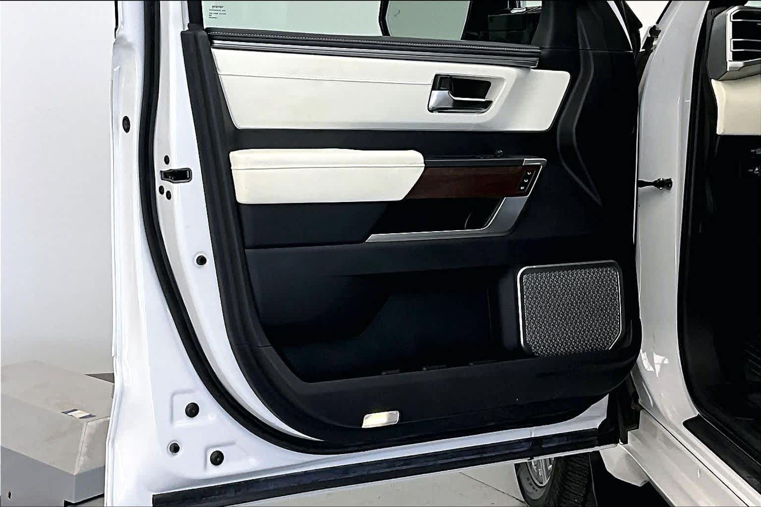 Thumbnail: 2023 Toyota Sequoia - 23