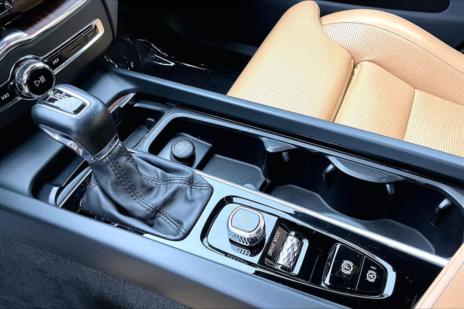 Thumbnail: 2019 Volvo XC60 - 27