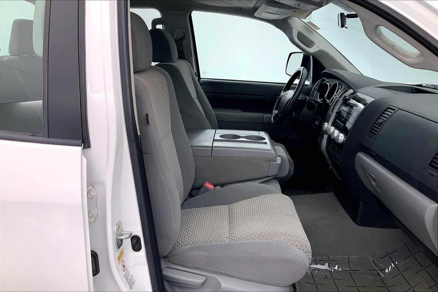 Thumbnail: 2010 Toyota Tundra - 14