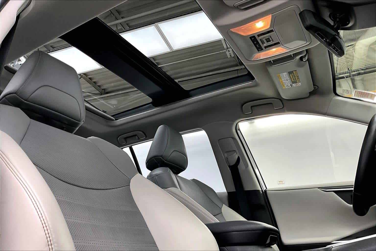 Thumbnail: 2020 Toyota RAV4 - 22