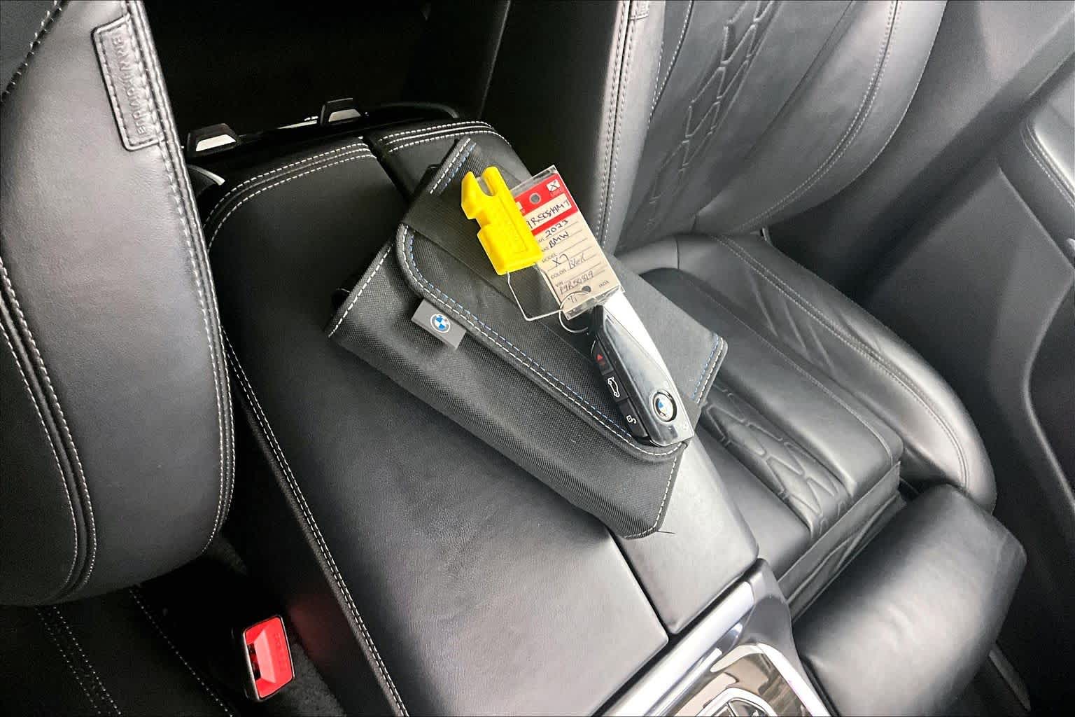 Thumbnail: 2023 BMW X7 - 20