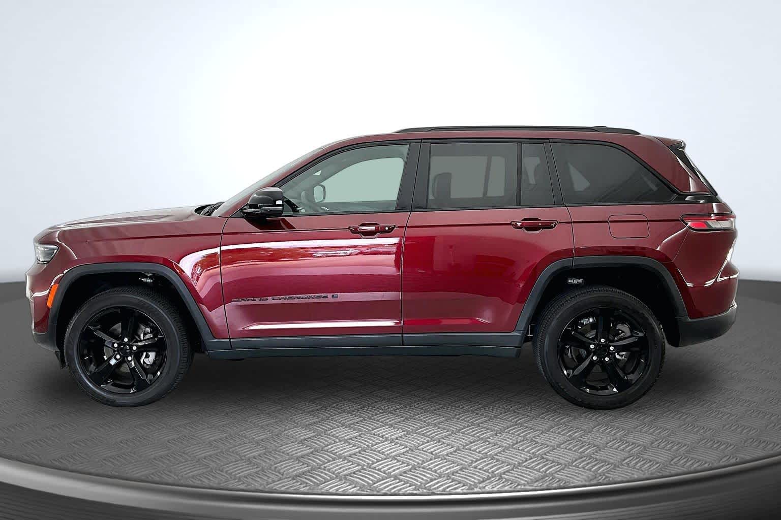 Thumbnail: 2025 Jeep Grand Cherokee - 2