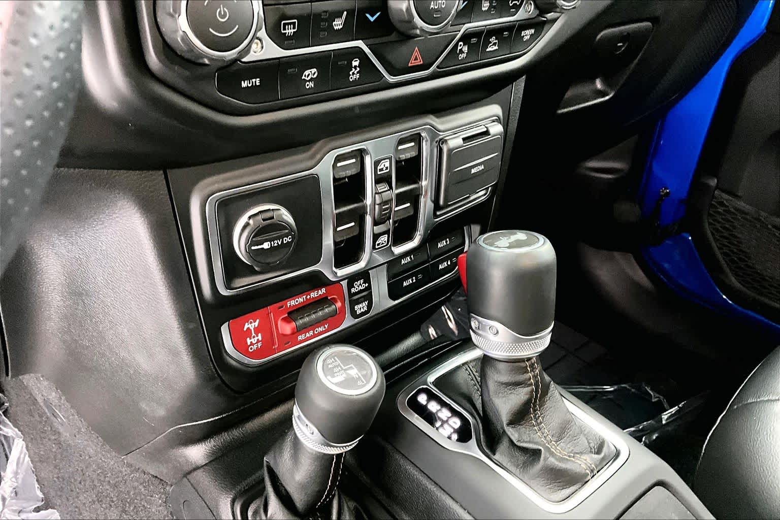 Thumbnail: 2021 Jeep Wrangler - 27