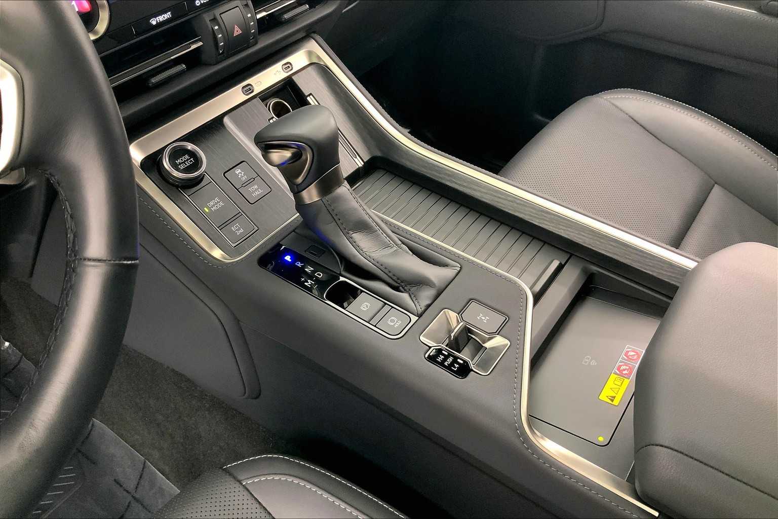 Thumbnail: 2024 Lexus GX - 17