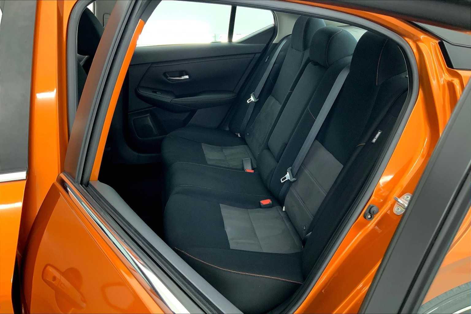 Thumbnail: 2020 Nissan Sentra - 13