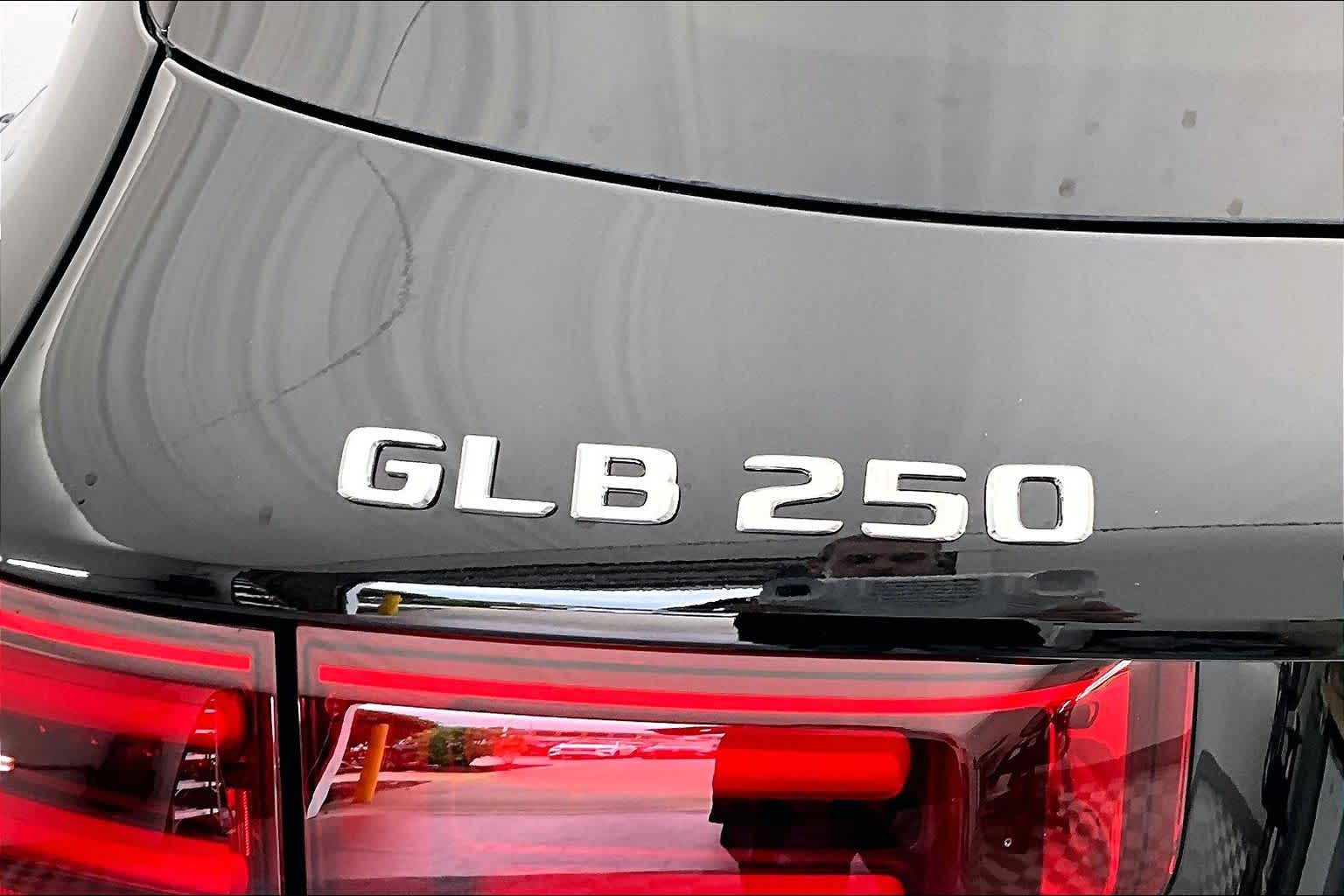 Thumbnail: 2026 Mercedes-Benz GLB - 7