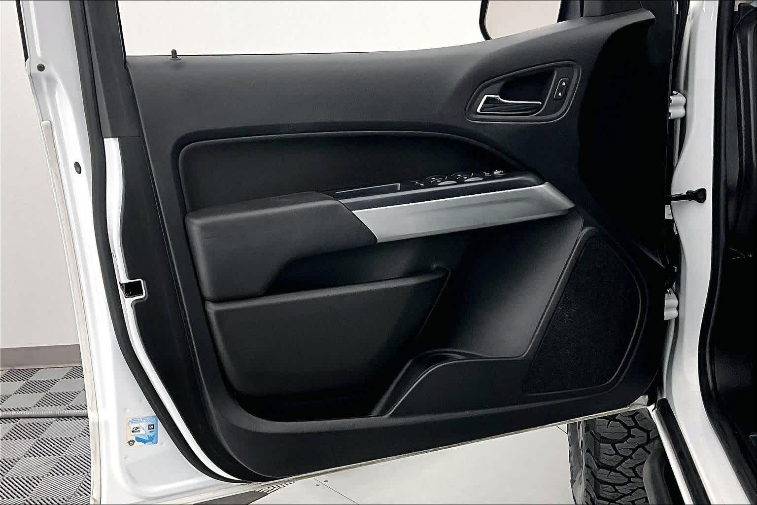 Thumbnail: 2020 Chevrolet Colorado - 22