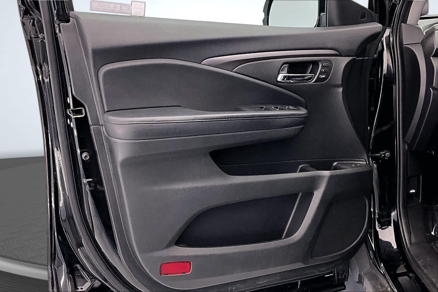 Thumbnail: 2020 Honda Pilot - 23