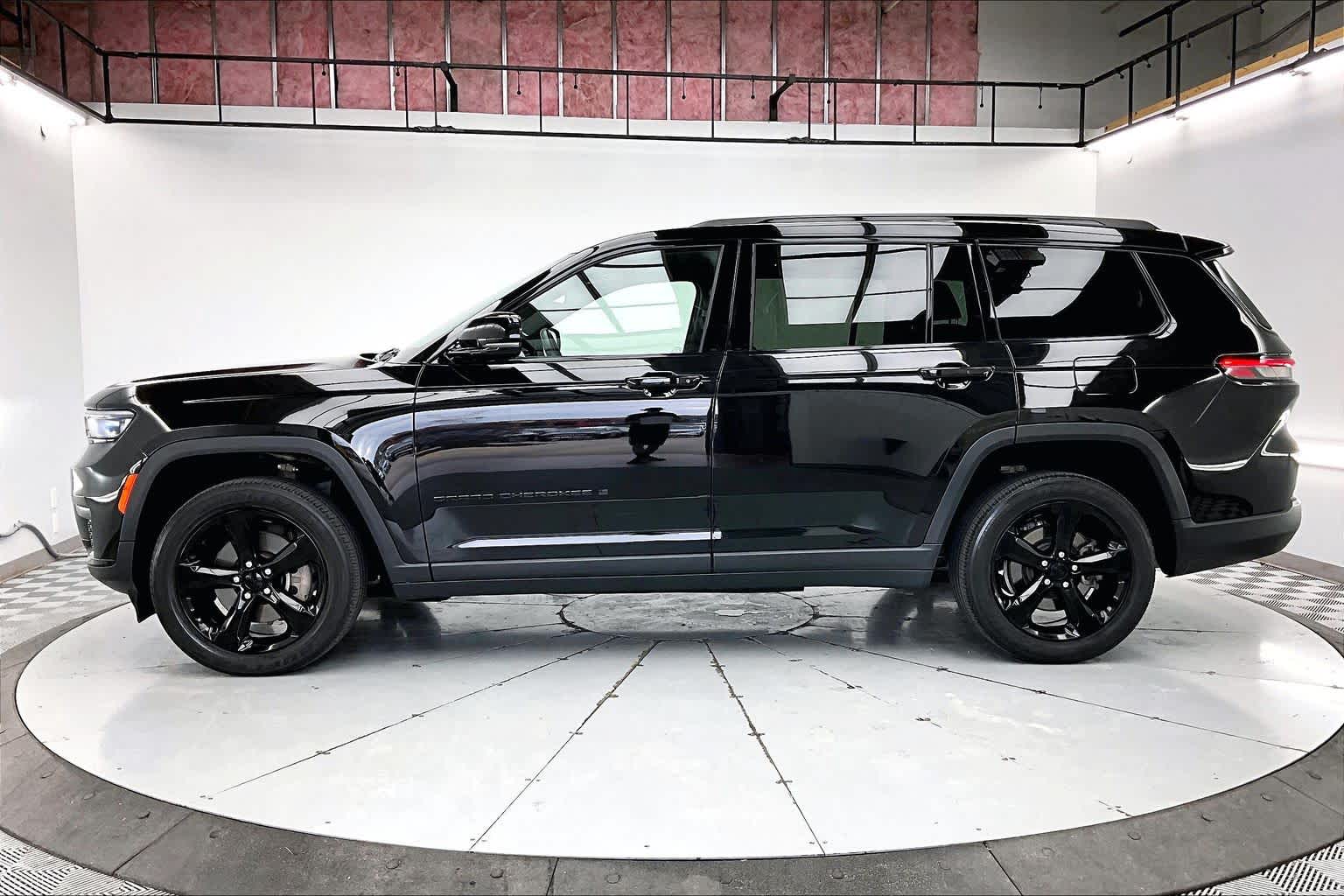 Thumbnail: 2021 Jeep Grand Cherokee L - 3