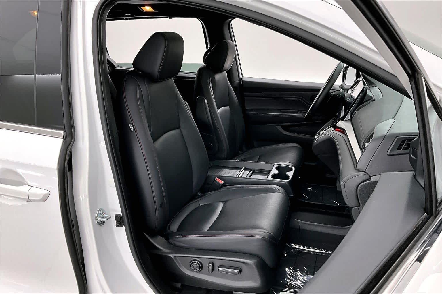 Thumbnail: 2023 Honda Odyssey - 14