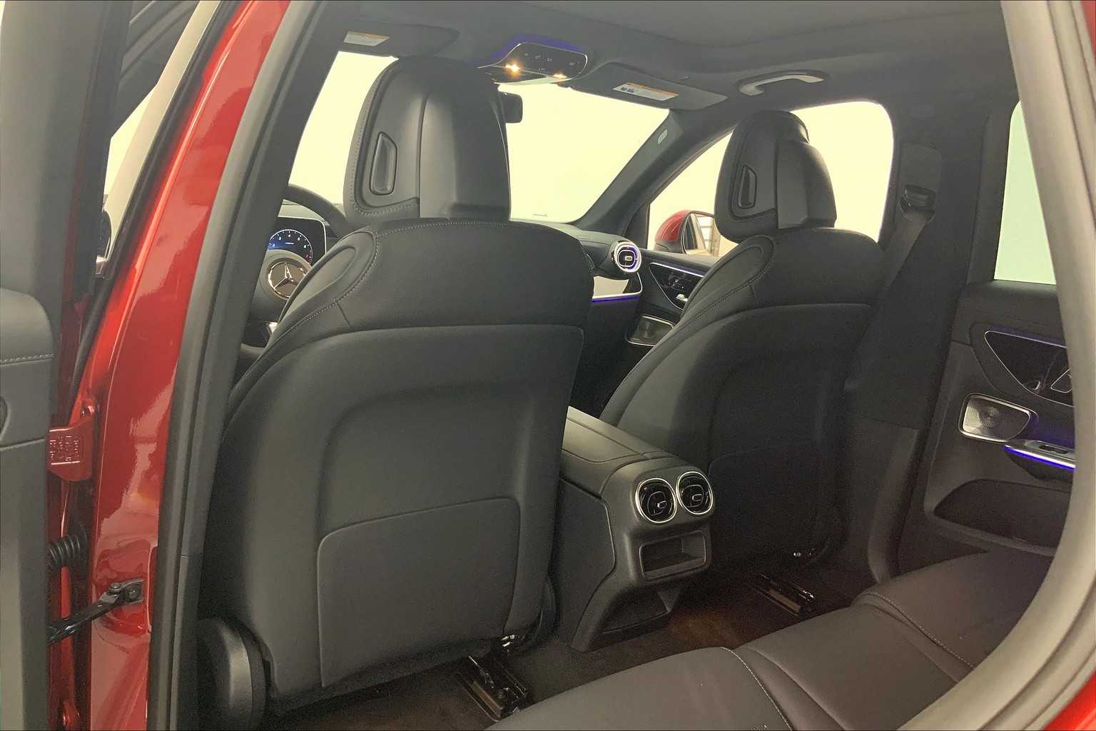 Thumbnail: 2026 Mercedes-Benz GLC - 12