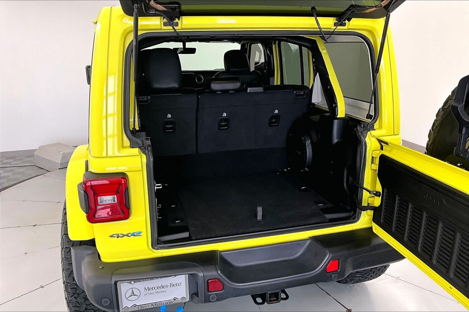 Thumbnail: 2023 Jeep Wrangler - 19