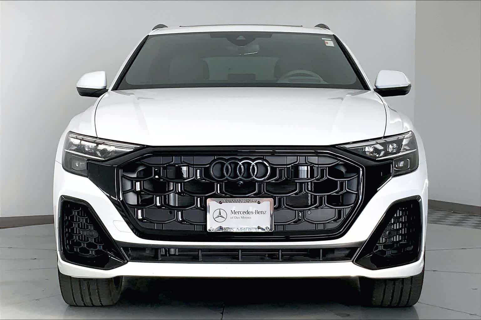 Thumbnail: 2024 Audi Q8 - 6