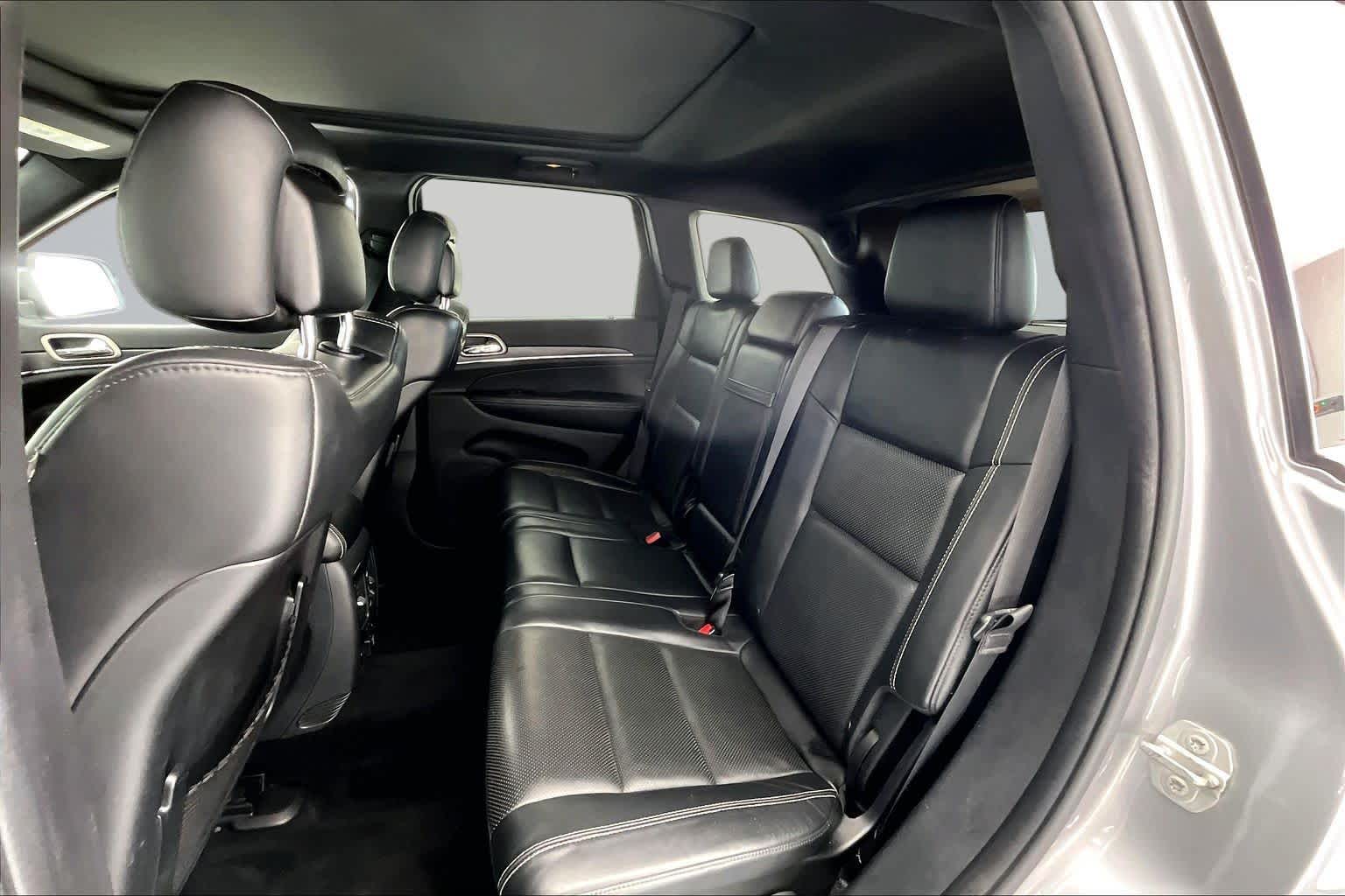 Thumbnail: 2015 Jeep Grand Cherokee - 13
