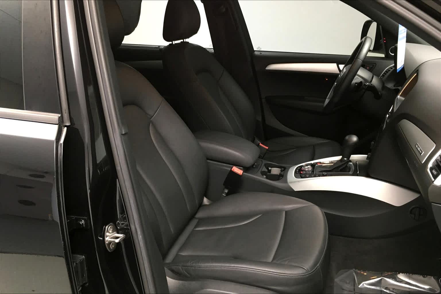 Thumbnail: 2012 Audi Q5 - 6