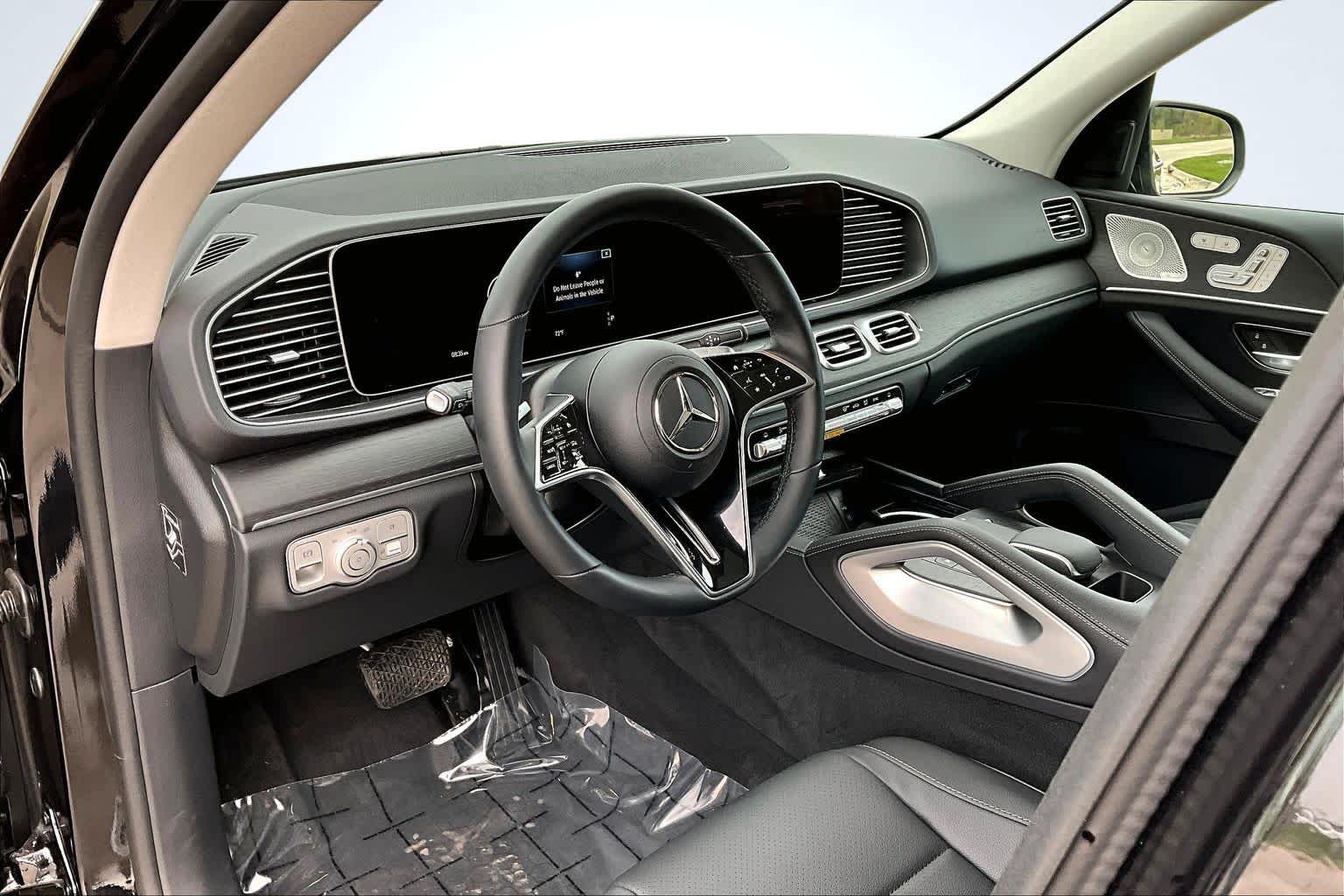 Thumbnail: 2026 Mercedes-Benz GLE - 2