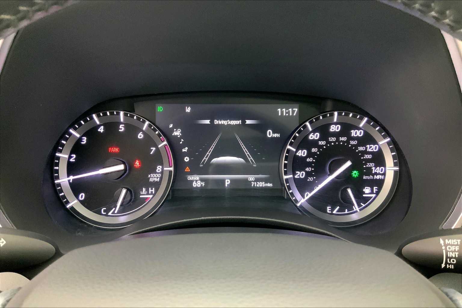 Thumbnail: 2021 Toyota Highlander - 18