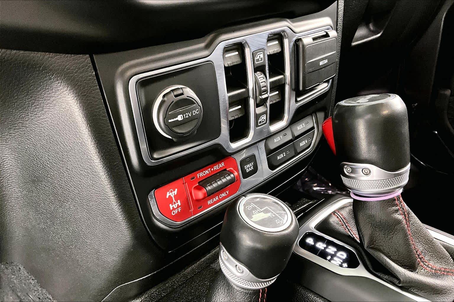 Thumbnail: 2020 Jeep Wrangler - 25