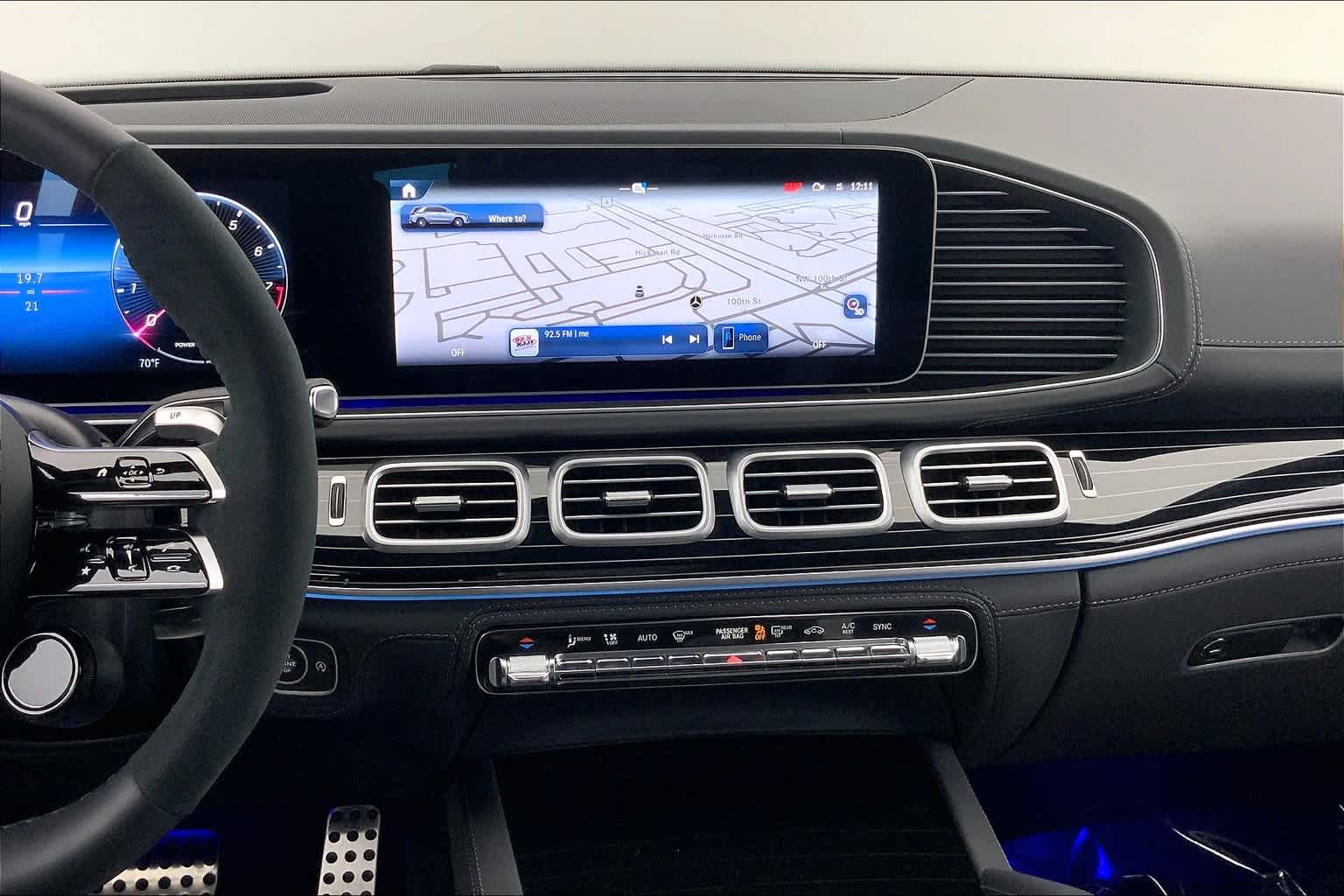 Thumbnail: 2025 Mercedes-Benz GL-Class - 16