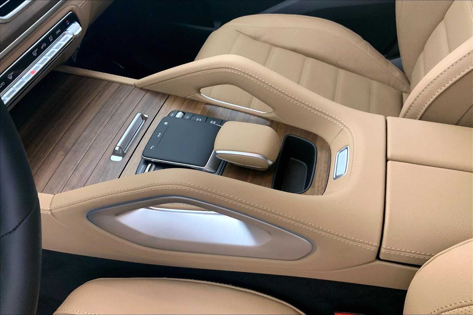 Thumbnail: 2025 Mercedes-Benz GLE - 17