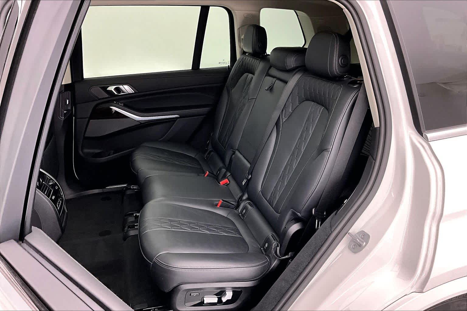 Thumbnail: 2023 BMW X7 - 13