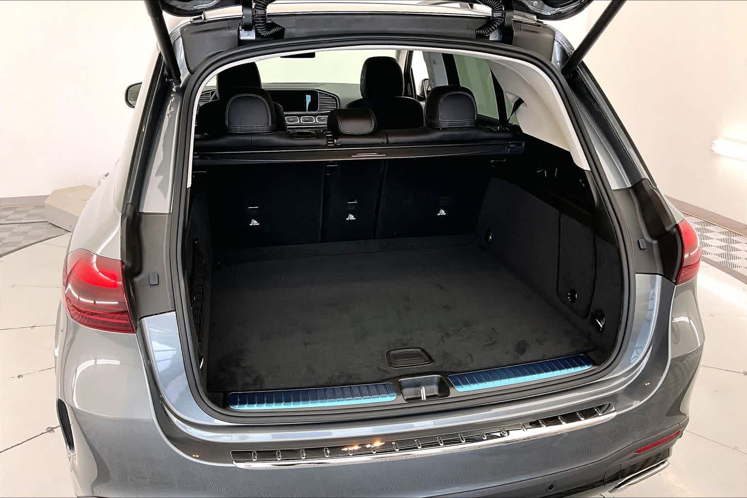 Thumbnail: 2026 Mercedes-Benz GLE - 19