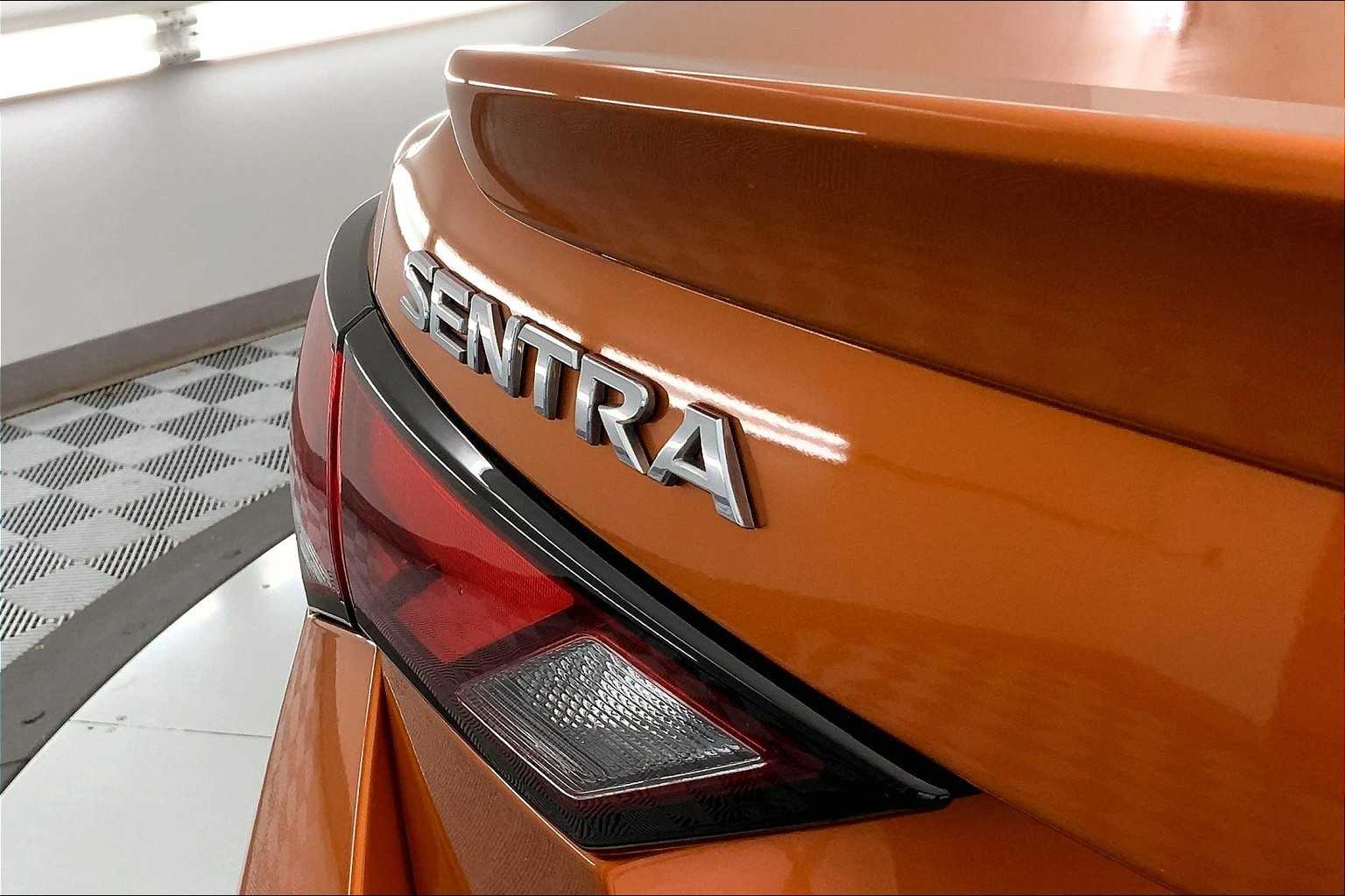 Thumbnail: 2020 Nissan Sentra - 7