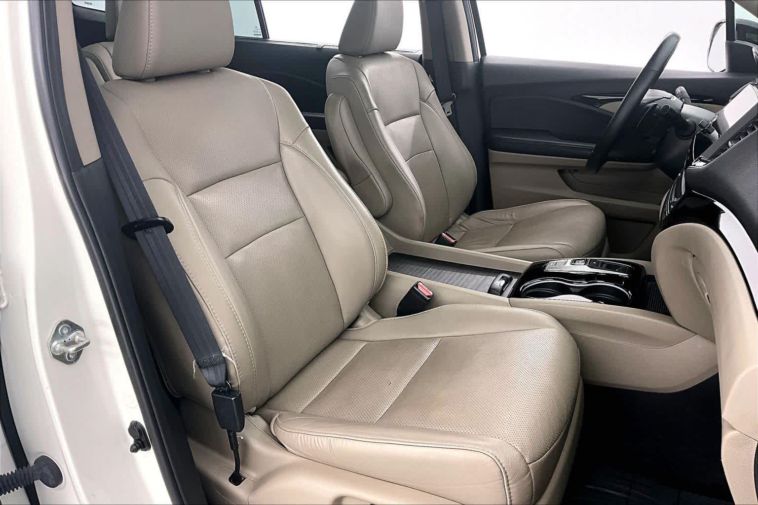 Thumbnail: 2019 Honda Pilot - 14