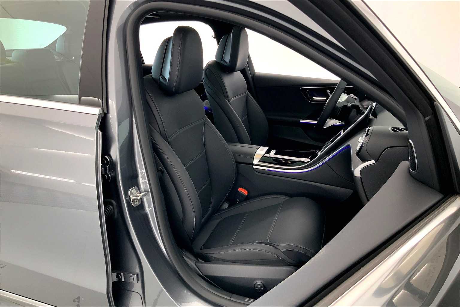 Thumbnail: 2025 Mercedes-Benz C-Class - 14