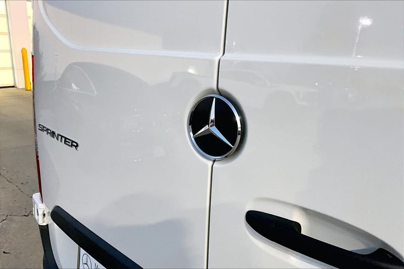 Thumbnail: 2025 Mercedes-Benz Sprinter - 21