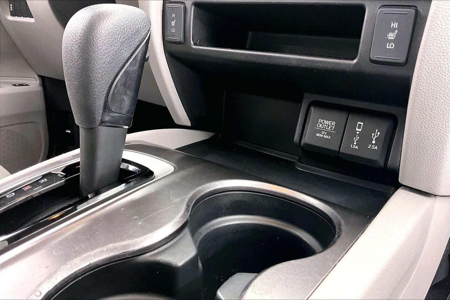 Thumbnail: 2017 Honda Pilot - 27