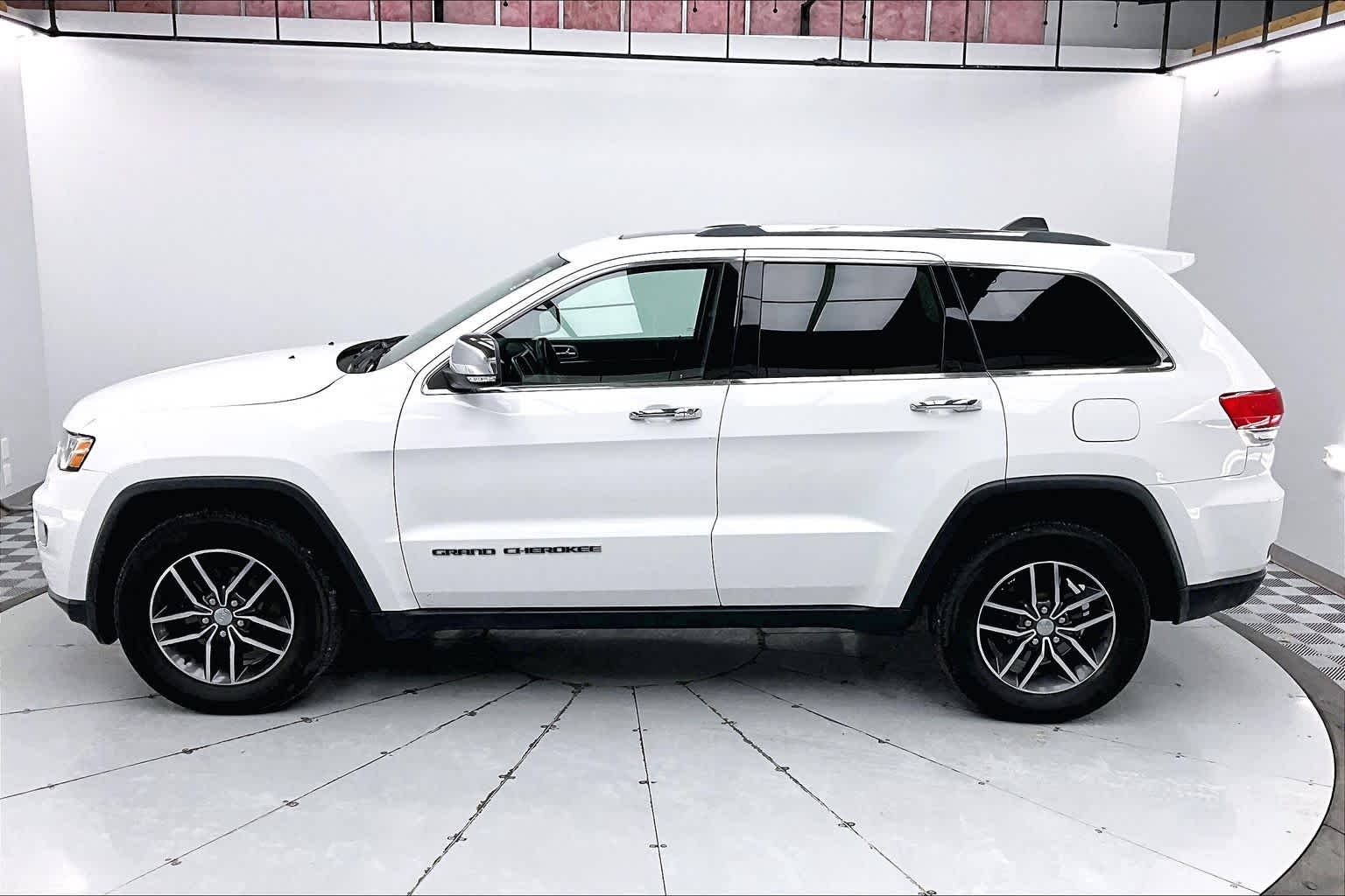 Thumbnail: 2018 Jeep Grand Cherokee - 3