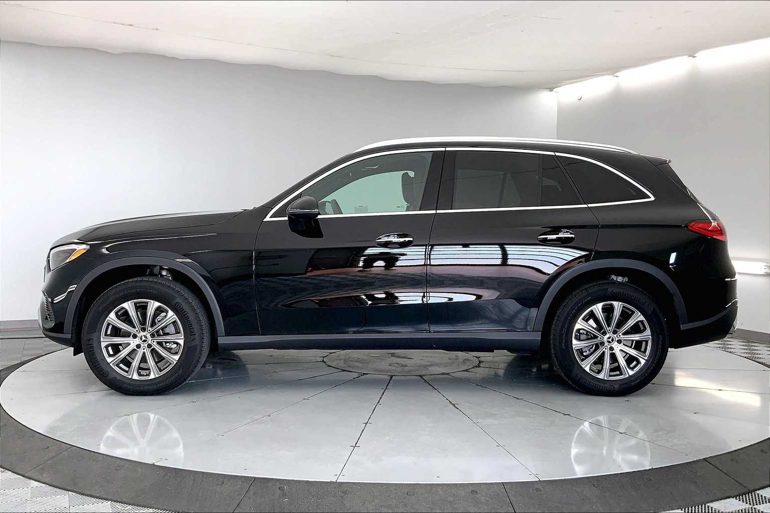 Thumbnail: 2025 Mercedes-Benz GLC - 3