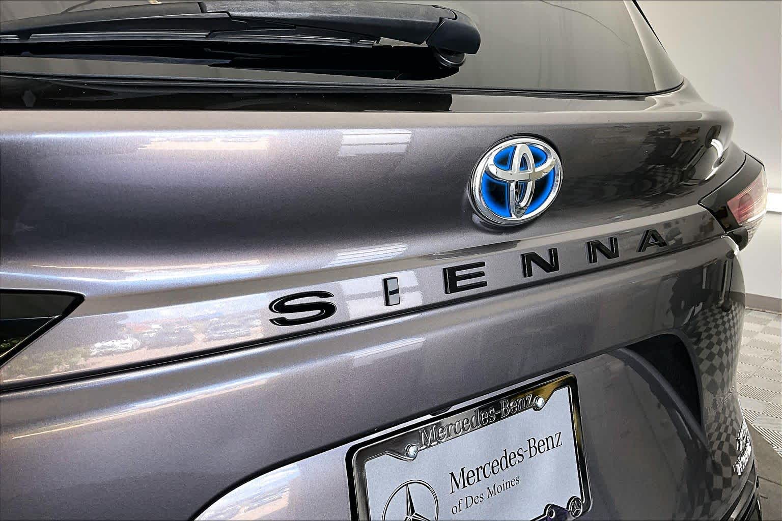 Thumbnail: 2021 Toyota Sienna - 6