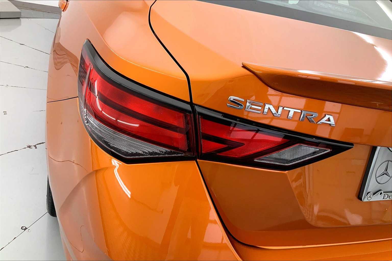 Thumbnail: 2020 Nissan Sentra - 24