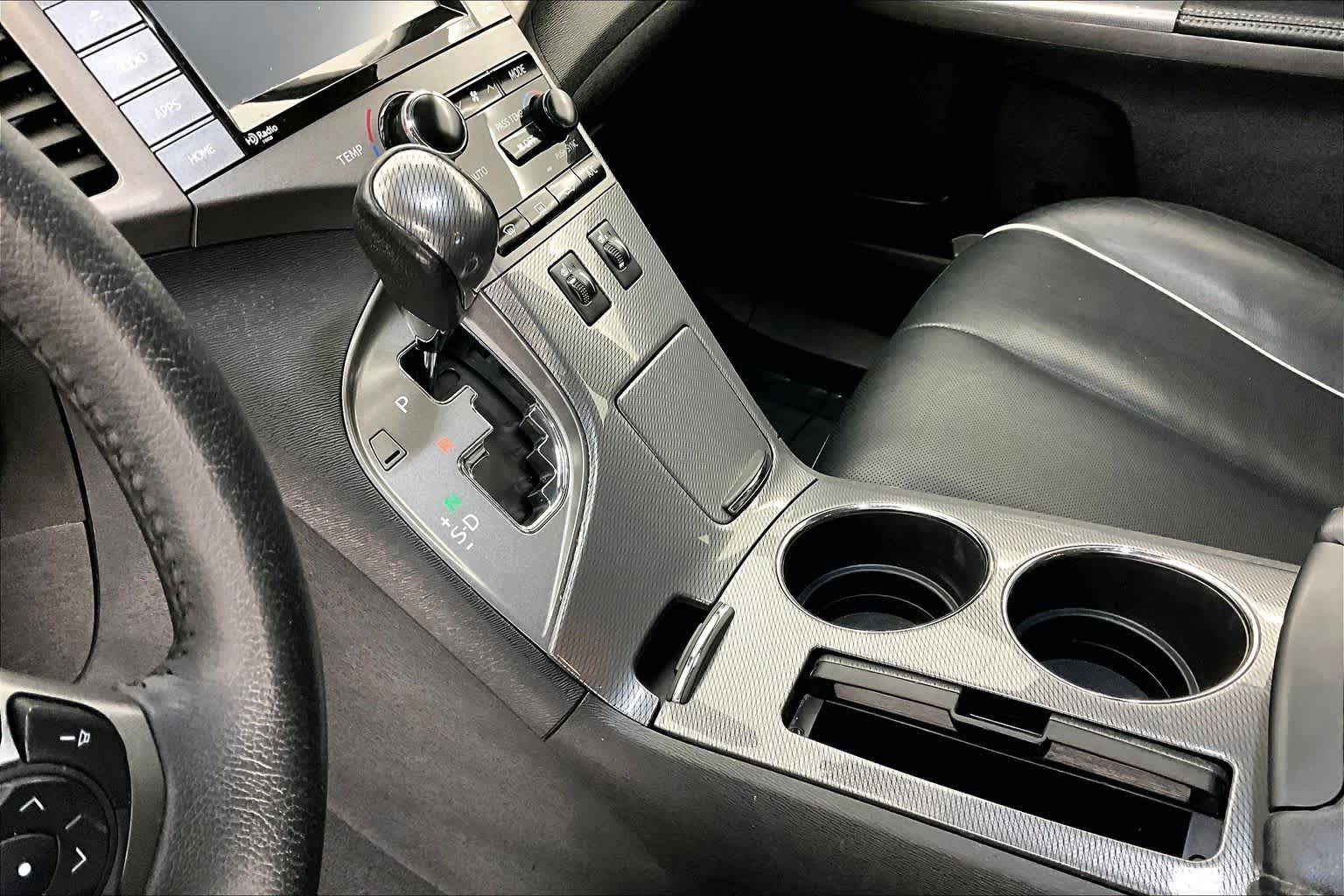 Thumbnail: 2015 Toyota Venza - 17