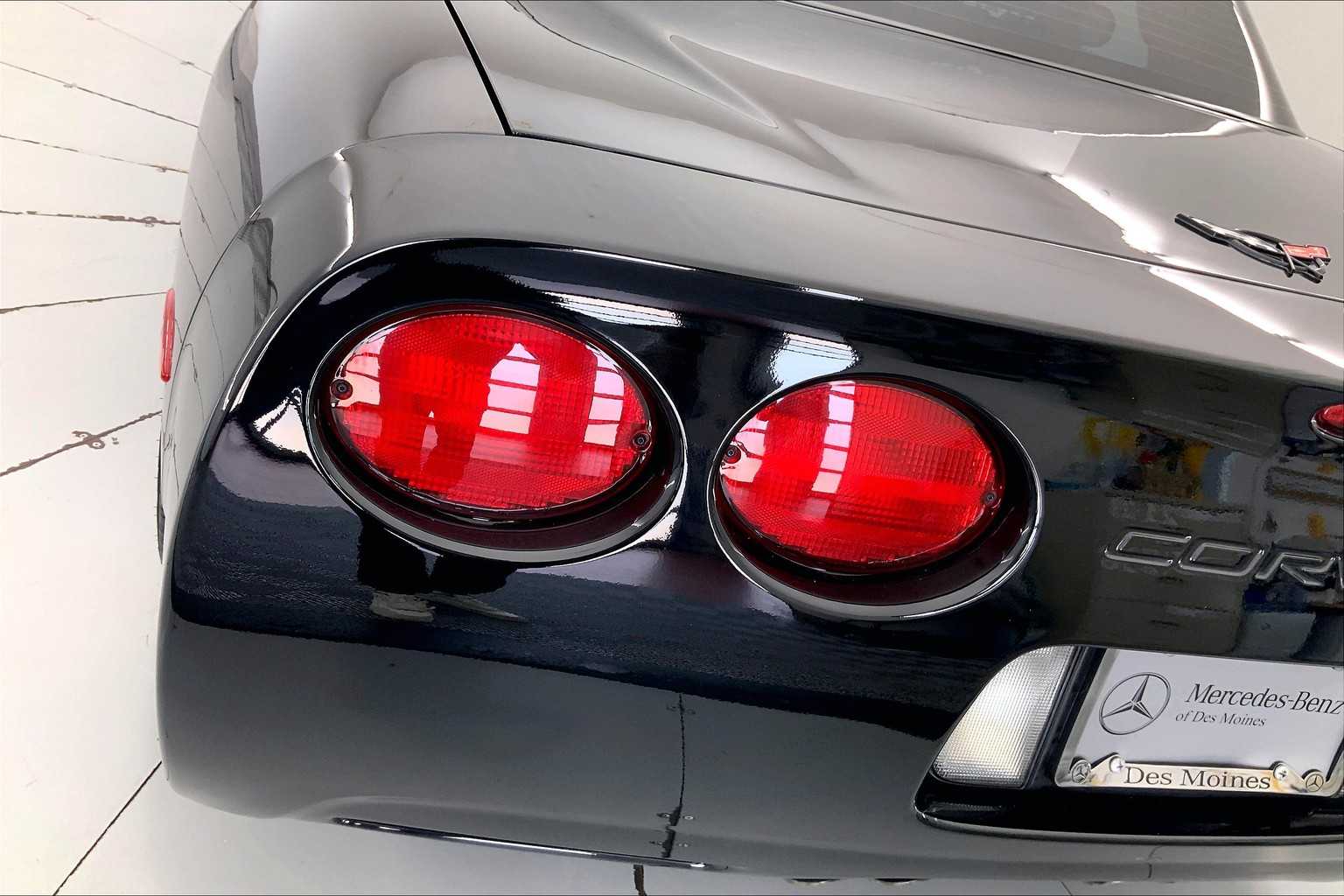 Thumbnail: 2004 Chevrolet Corvette - 21