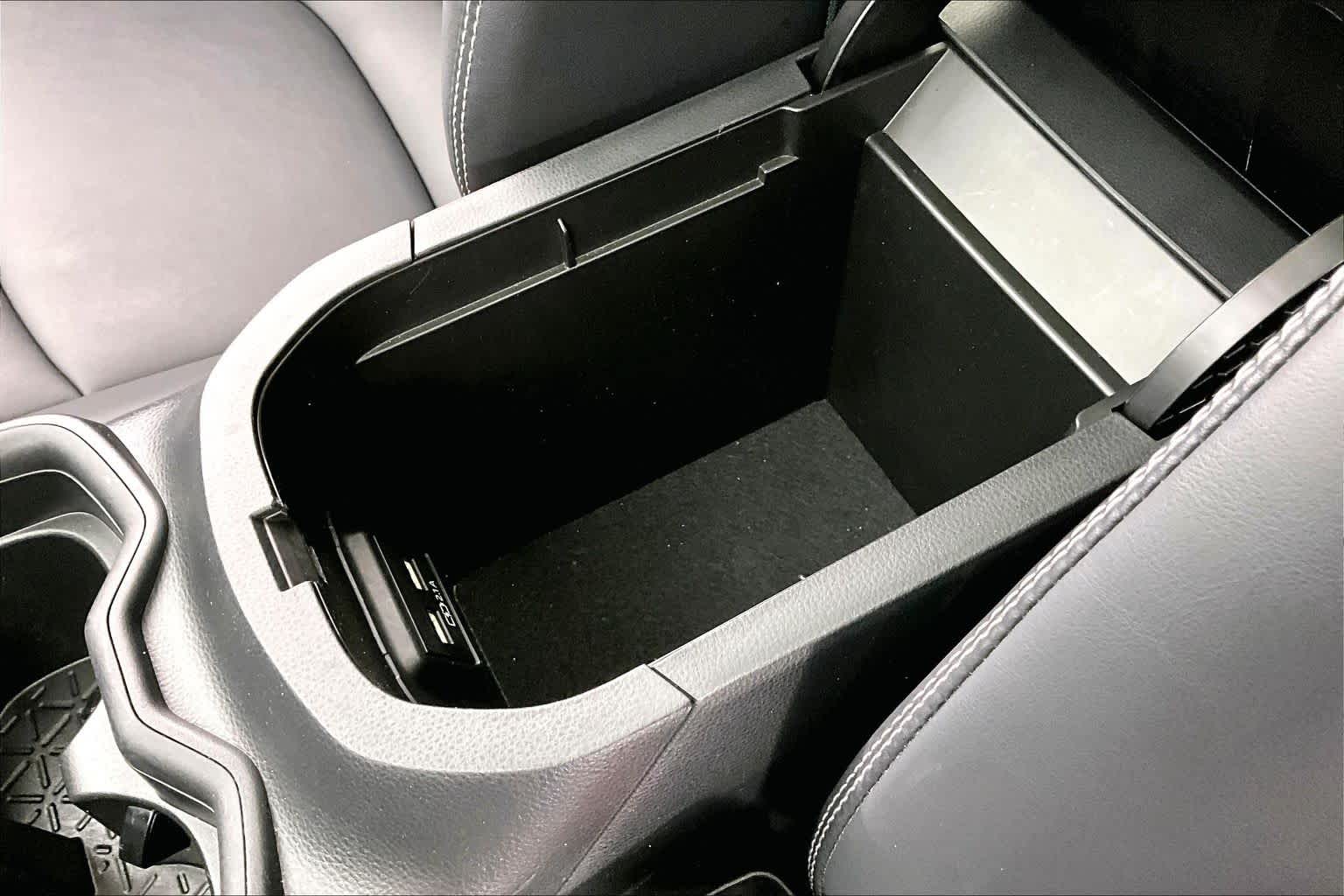 Thumbnail: 2021 Toyota RAV4 - 28