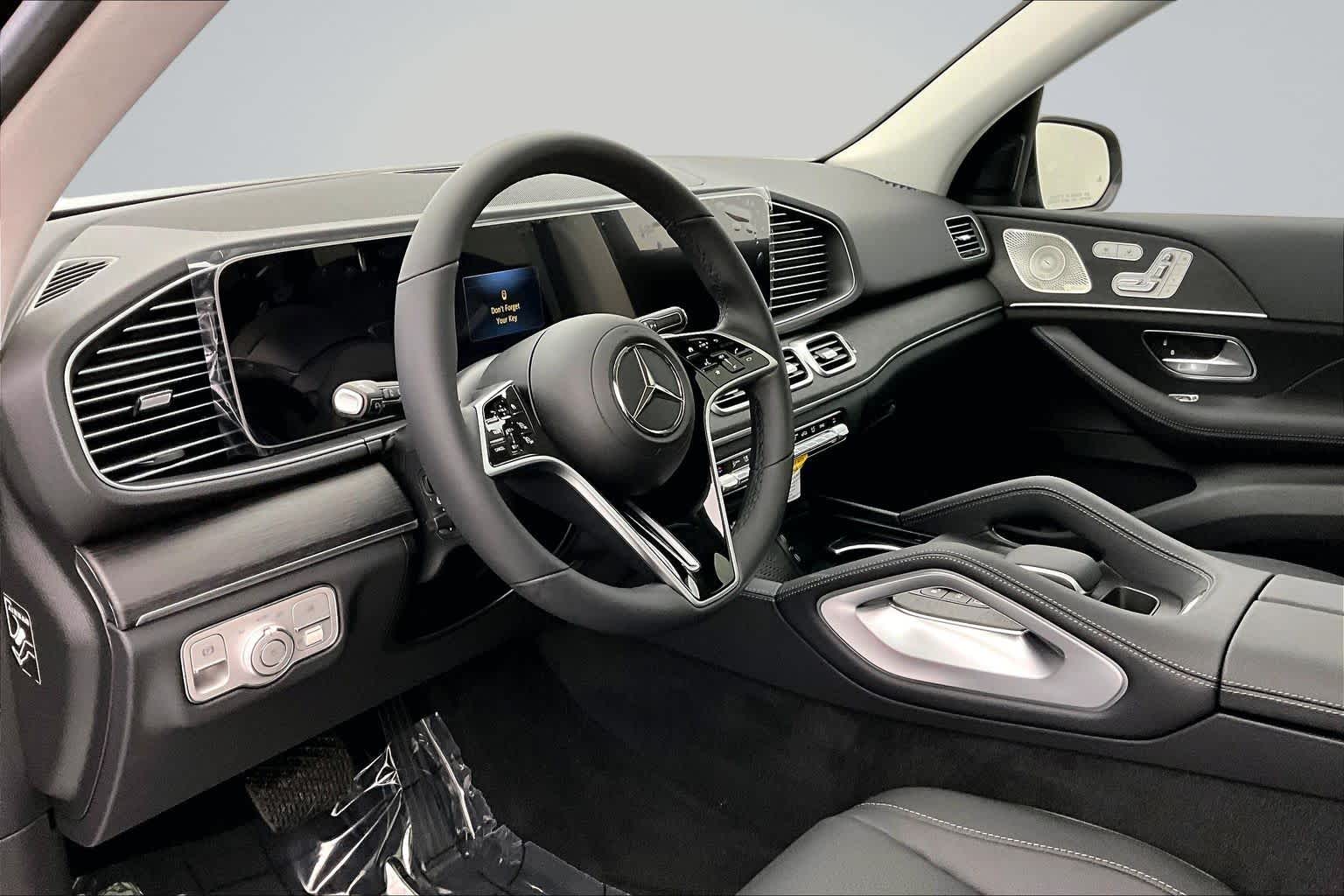 Thumbnail: 2026 Mercedes-Benz GLE - 2