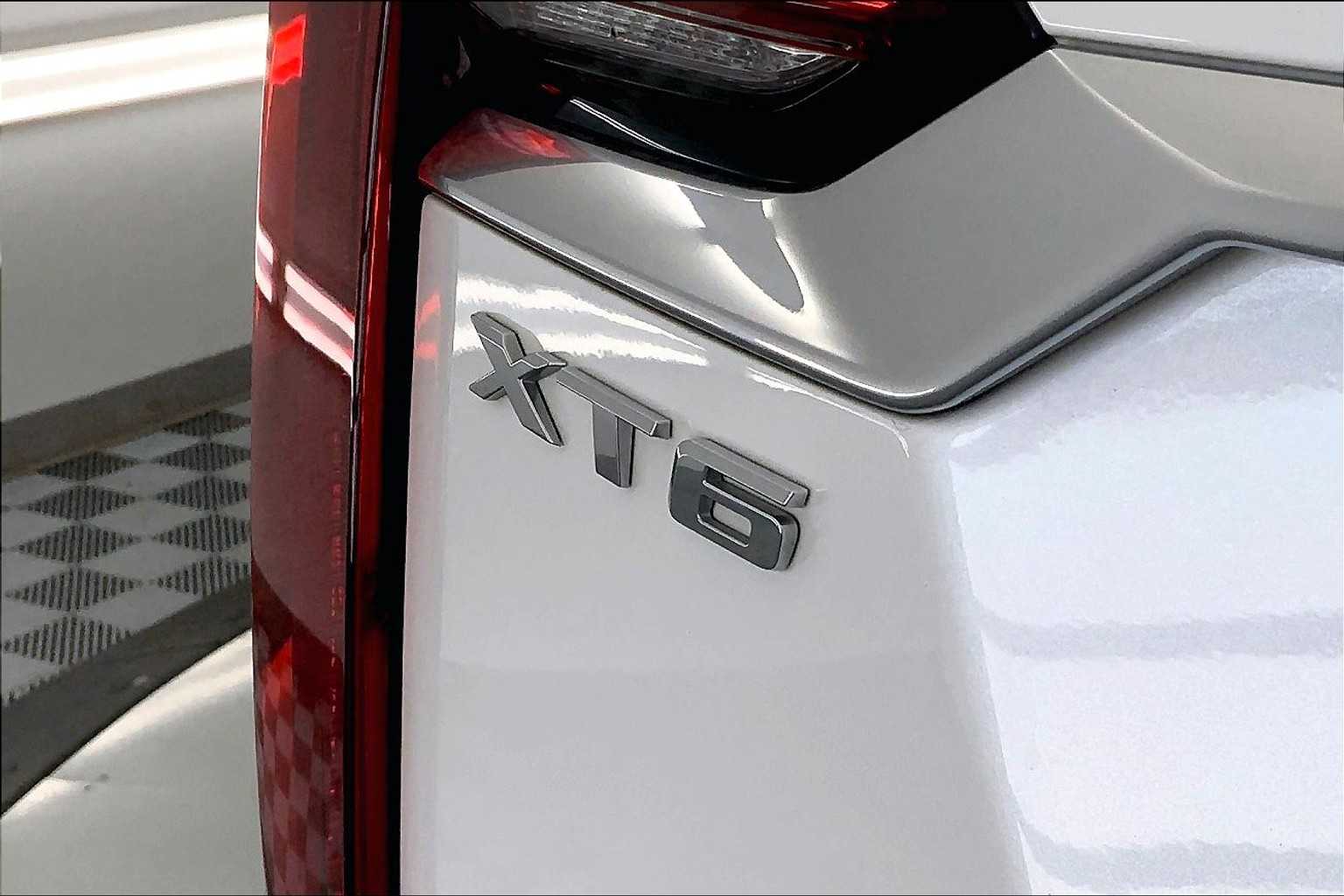 Thumbnail: 2022 Cadillac XT6 - 7