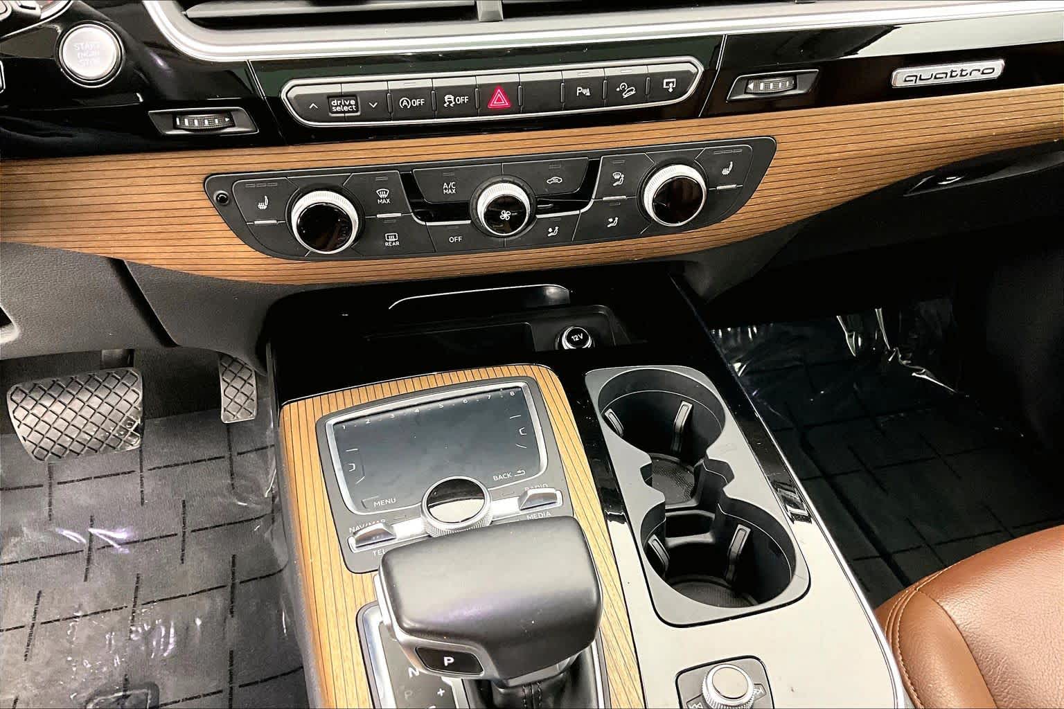 Thumbnail: 2017 Audi Q7 - 27