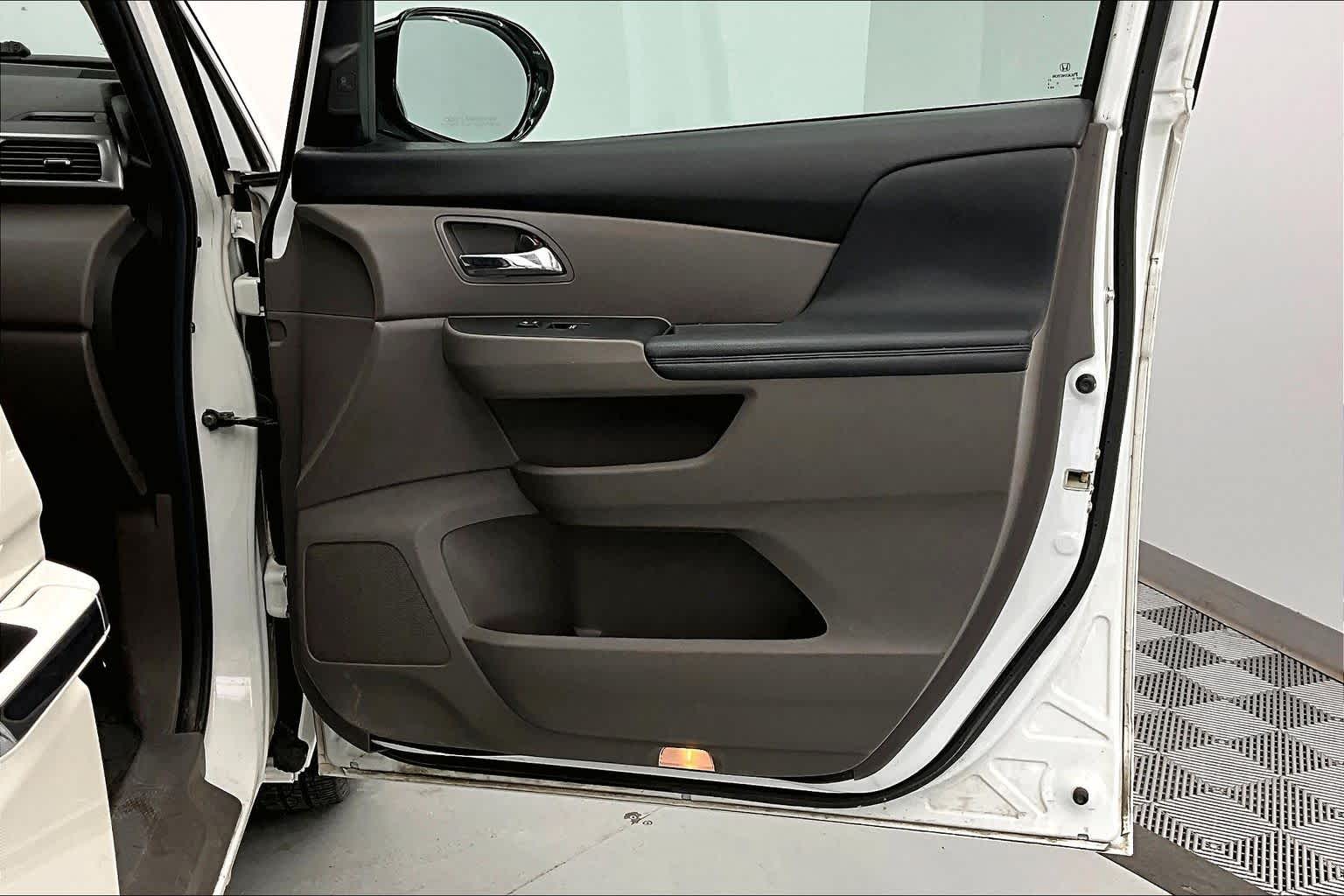 Thumbnail: 2014 Honda Odyssey - 24