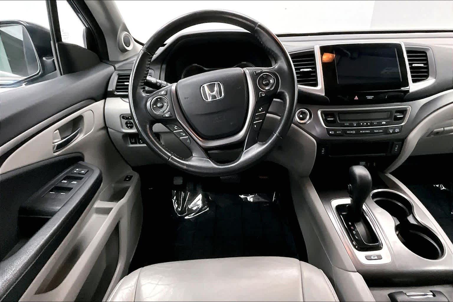 Thumbnail: 2018 Honda Pilot - 15