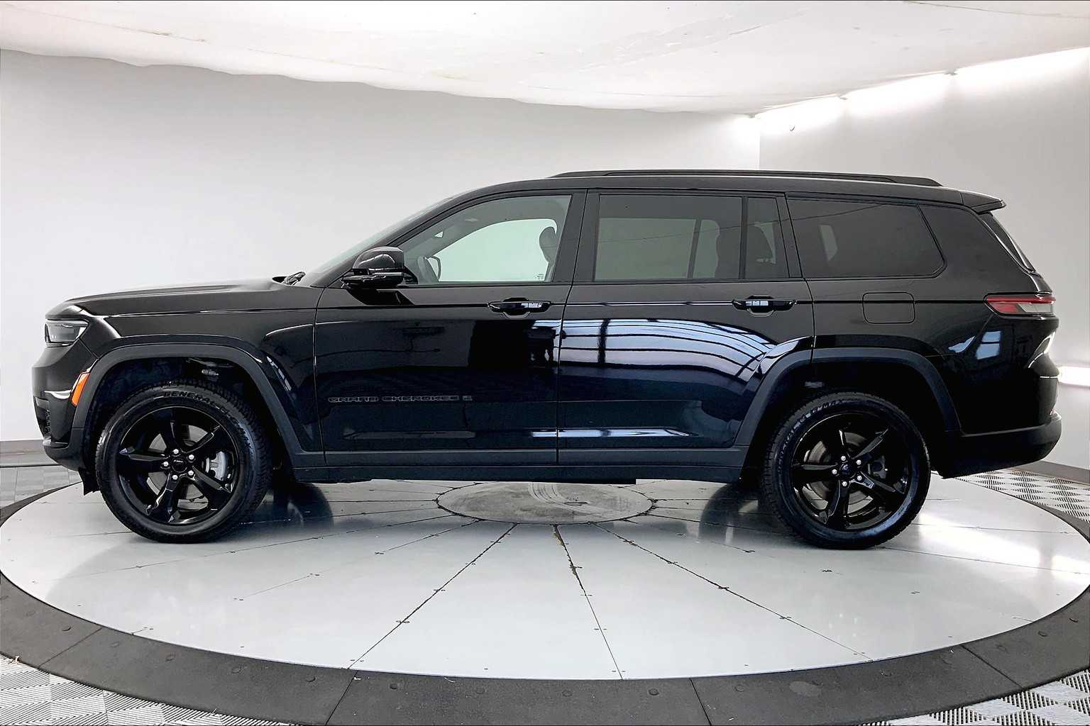 Thumbnail: 2021 Jeep Grand Cherokee L - 3