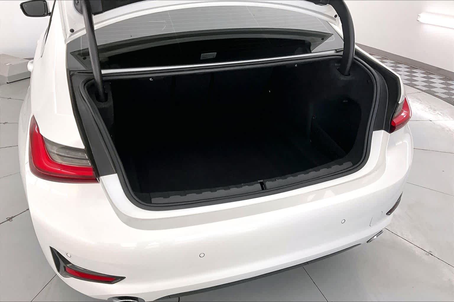 Thumbnail: 2022 BMW 3 Series - 19